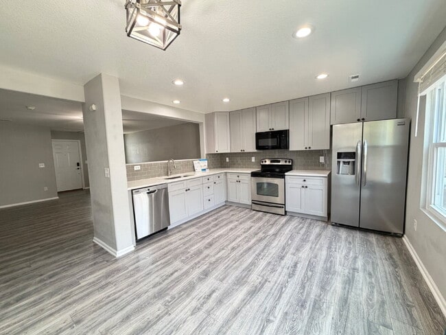 Photo - "Nicely updated 2-Bed 1.5 bath Townhouse in Englewood near Parker – Your Cozy Retreat Awaits!"