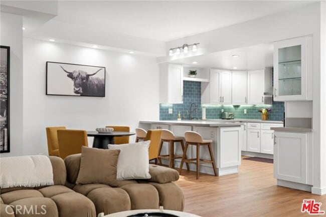 Photo - 321 S San Vicente Blvd Unidad 507