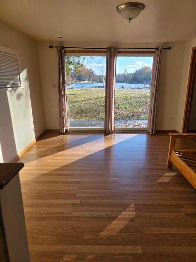 Photo - 3255 N Lakeshore Dr