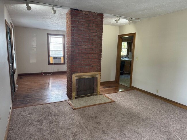 Photo - 1211 E Walnut St