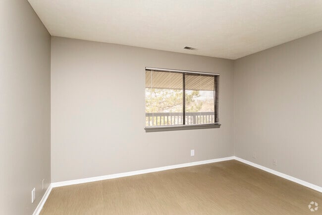 1BR, 1BA - 680SF