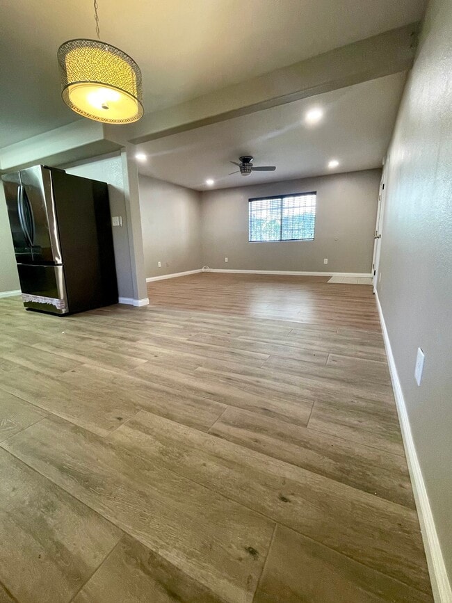 Photo - 3035 S Palm Grove Ave Unit 3035 South Palm Grove Ave, Los Angeles