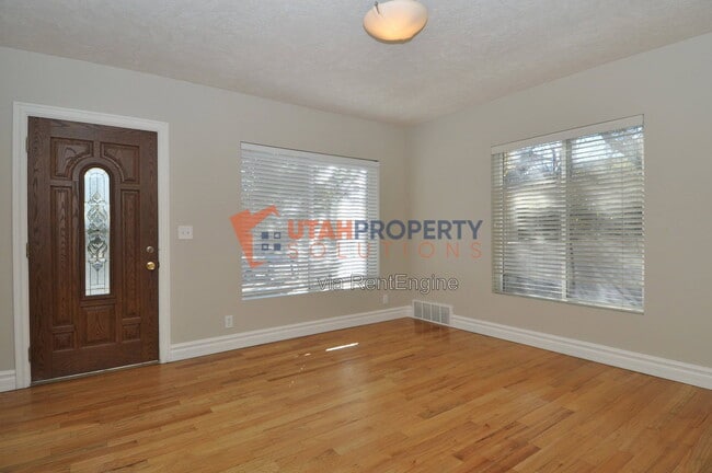 Photo - 1577 Glen Arbor St
