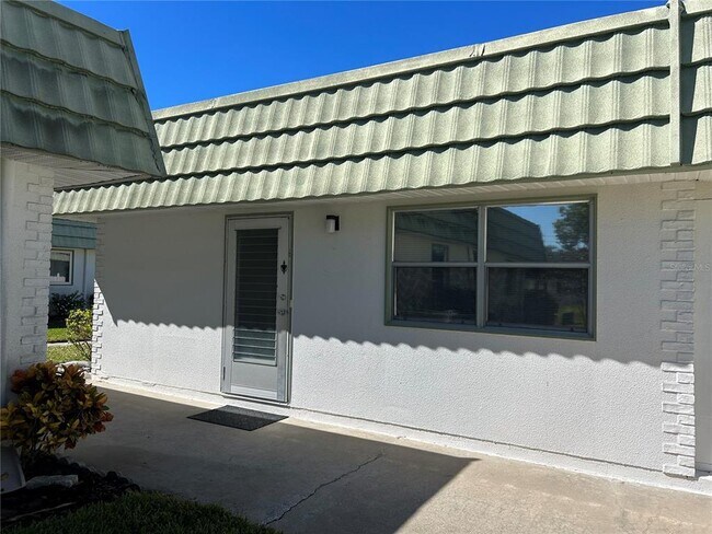 302 Andover Pl S 165  