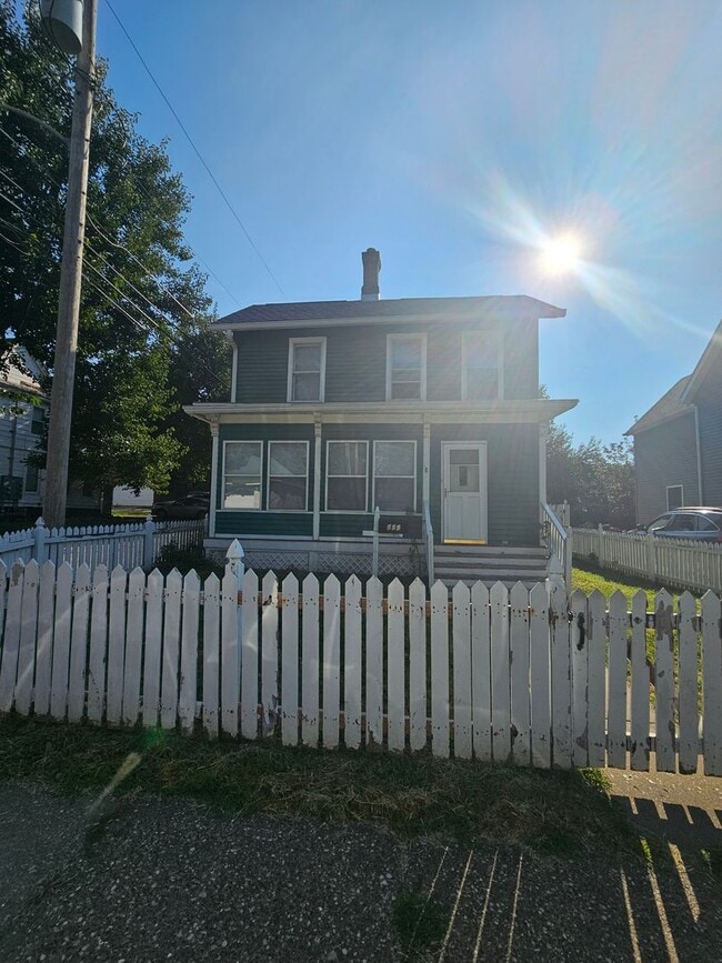 Photo - Big 3 bed 2 bath home
