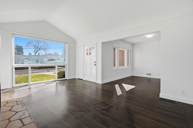 Photo - 958 Millie Ave