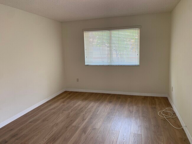 4447 NW 98th Ave