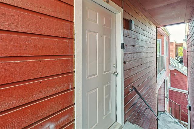 Photo - 9839 Walnut St Unidad 306 Rental