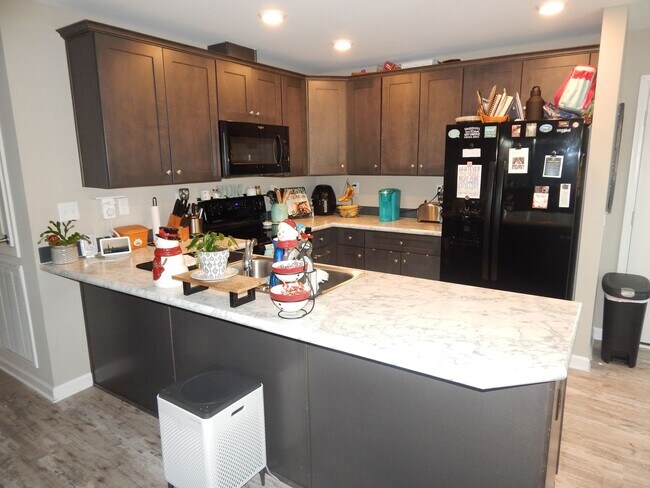 Photo - 180 Economy St