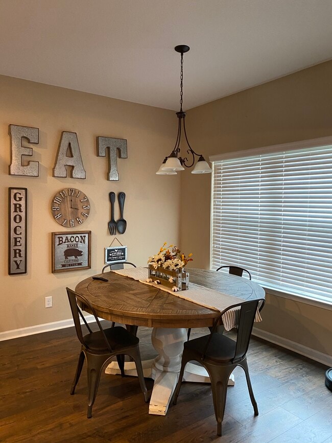 Photo - 1098 Marne Blvd