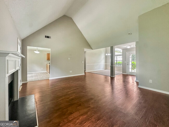 1017 Maris Ln