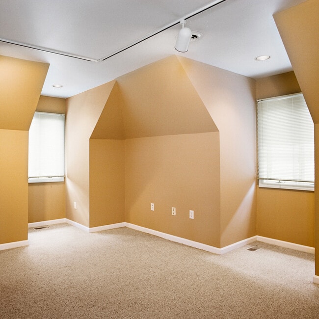 Photo - 6348 Walnut St