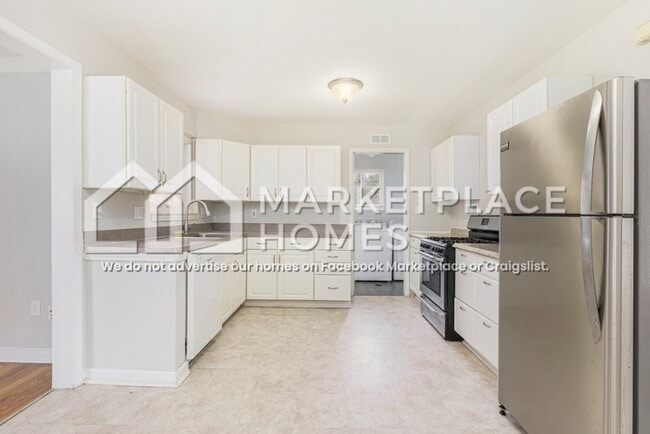 Photo - 25161 Patricia Ave