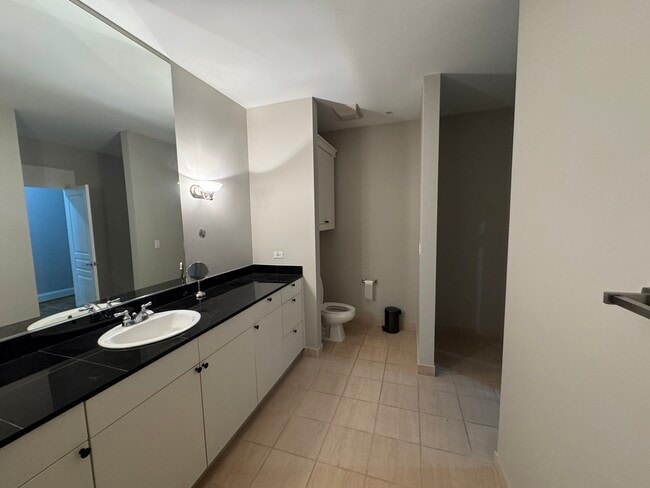 Photo - 1401 Calumet St Unidad #500