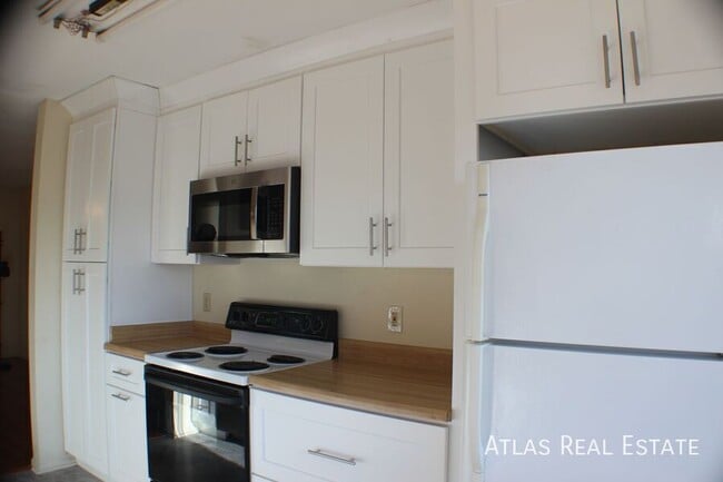 Photo - 9415 Brentwood St