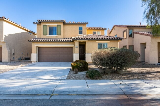 3 bedroom + Den! Ready for immediate move ... - 3 bedroom + Den! Ready for immediate move ... House