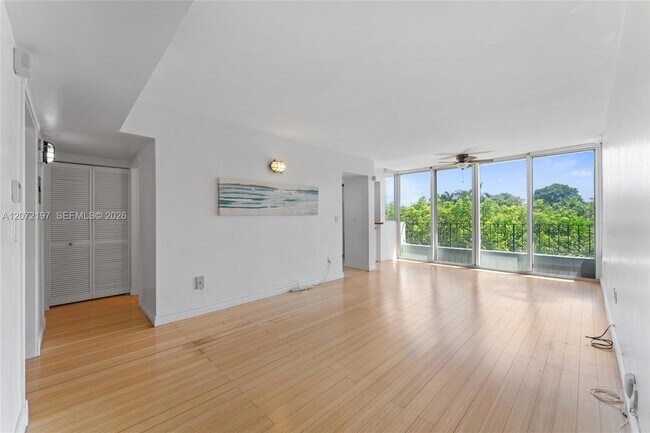 2539 S Bayshore Dr Unit PH2F