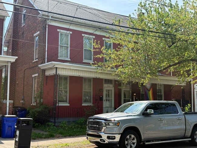 Photo - Beautiful Victorian Rowhome with Modern Updates – Available Now!