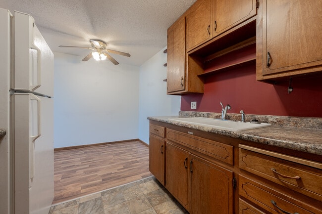 Photo - Hillcrest Apartments