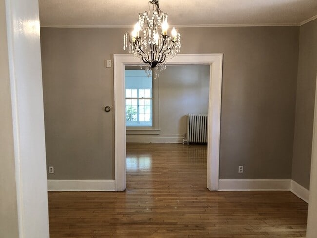 Photo - 3BR, 2BA HOME IN UPTOWN AVAILABLE 10/4!