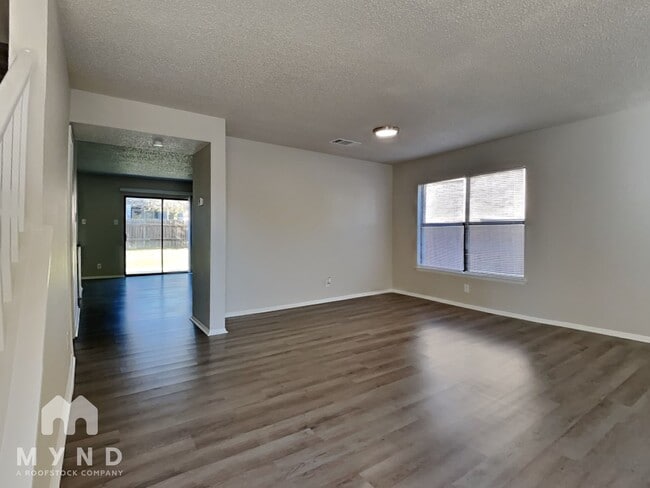 Photo - 8031 Manderly Pl