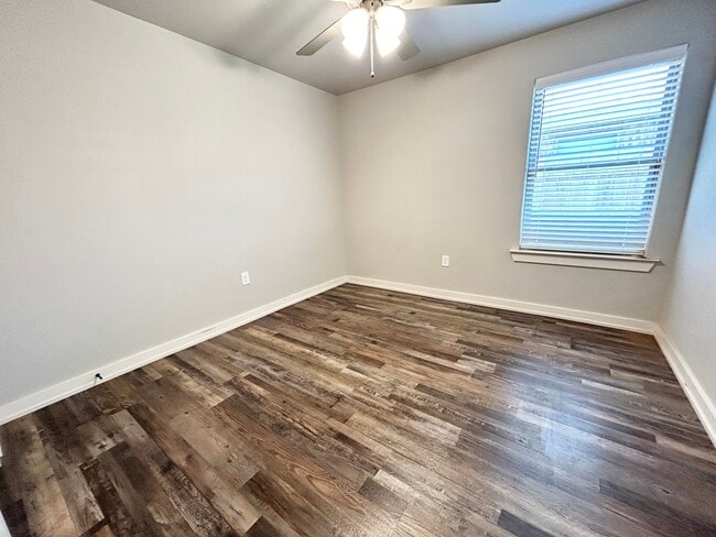 Photo - 5512 122nd Street