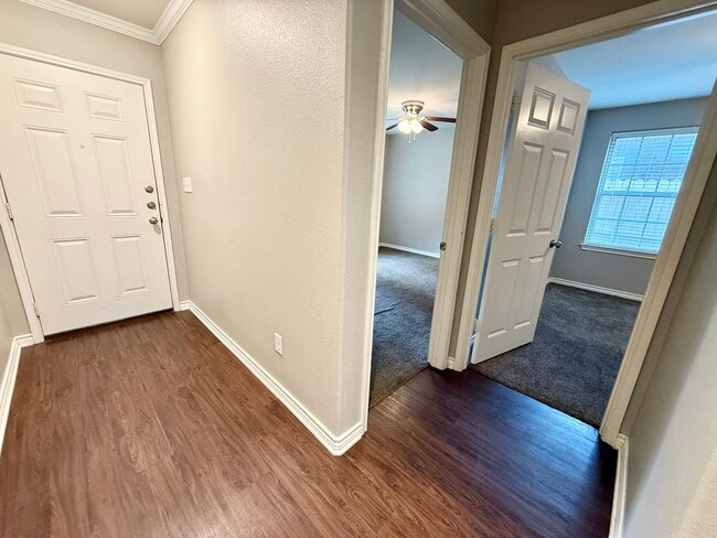 3988 Duchess Dr