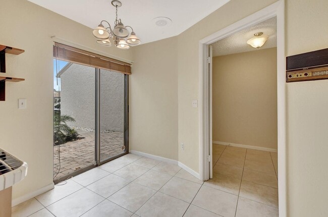 Photo - 6732 Canary Palm Cir
