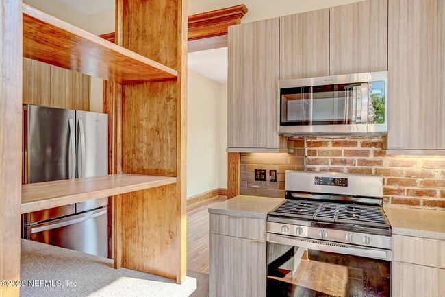 Photo - 122 E Duval St