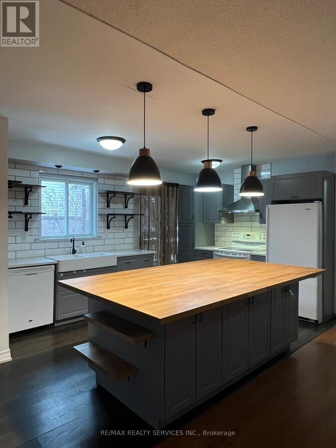 Photo - 47 Nancy McCredie Dr