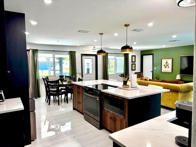 Photo - 4101 NW 10th St