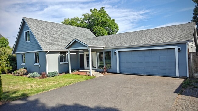 Building Photo - 21605 NE 83rd St