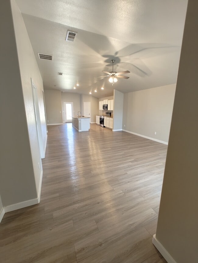 Photo - 3 bed 2 bath in Lone Star Trails!
