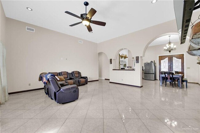 Photo - 20 Carpintero St