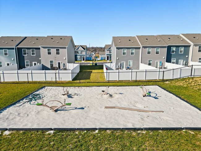 West Wind Townhomes - West Wind Townhomes