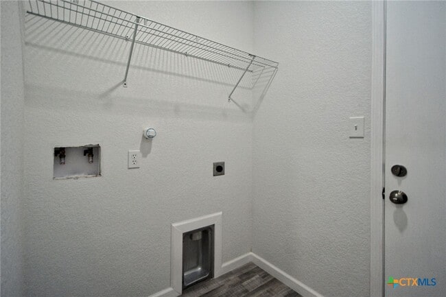 Building Photo - 1234 Clearcreek Dr Rental