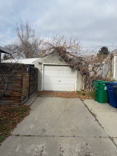 Photo - 2727 E Louise Ave