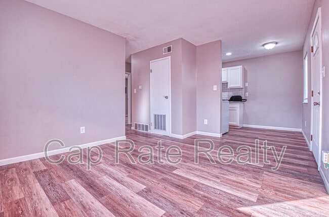 Photo - 2735 Joyce Ave