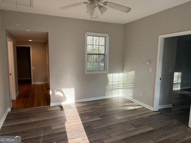 Photo - 5 Arnco 1st St