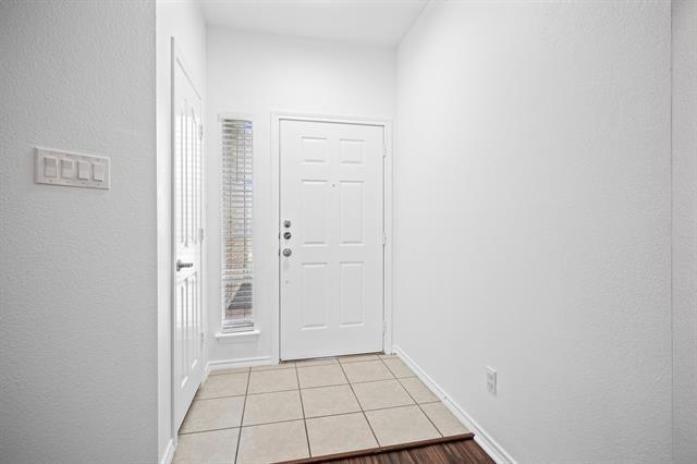 Photo - 705 Crownpoint Ln