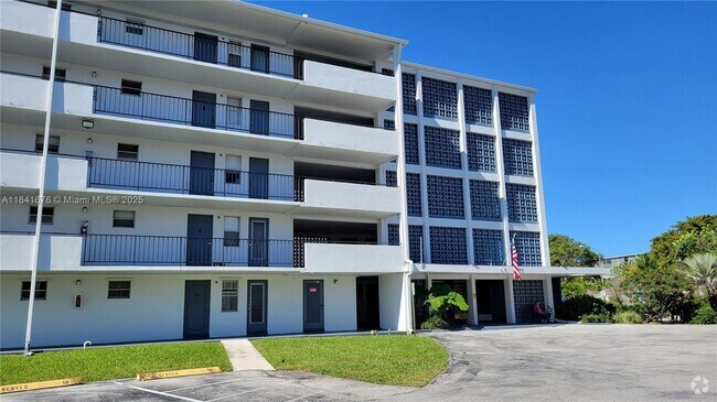 Building Photo - 950 Hillcrest Dr Unit 106 Rental