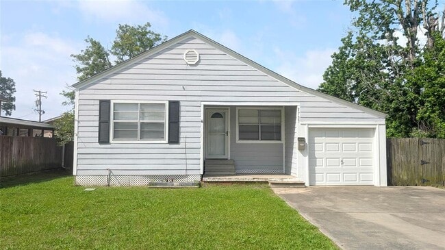 Photo - 3733 Hays Ave House