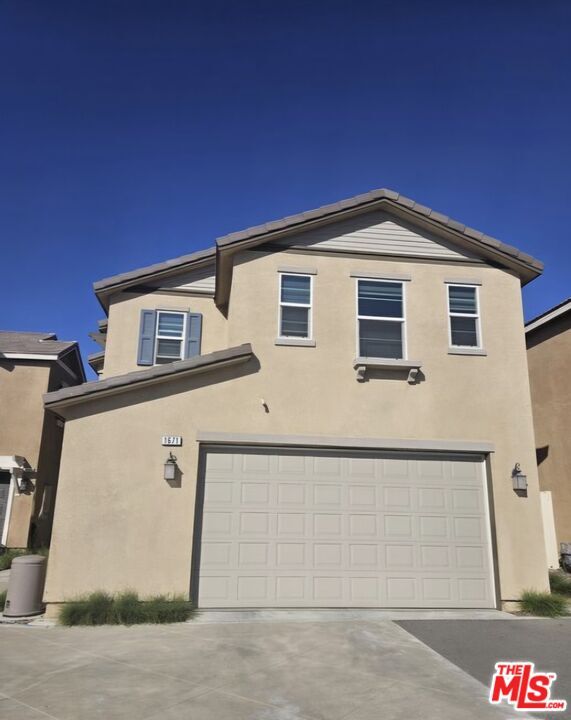 Photo - 1671 Yarrow Pl