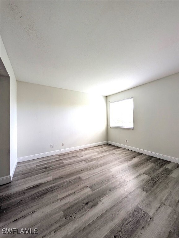 Building Photo - 2855 Winkler Ave Unit 116