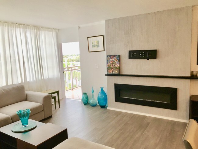 Photo - 2025 NE 164th St Unit 612