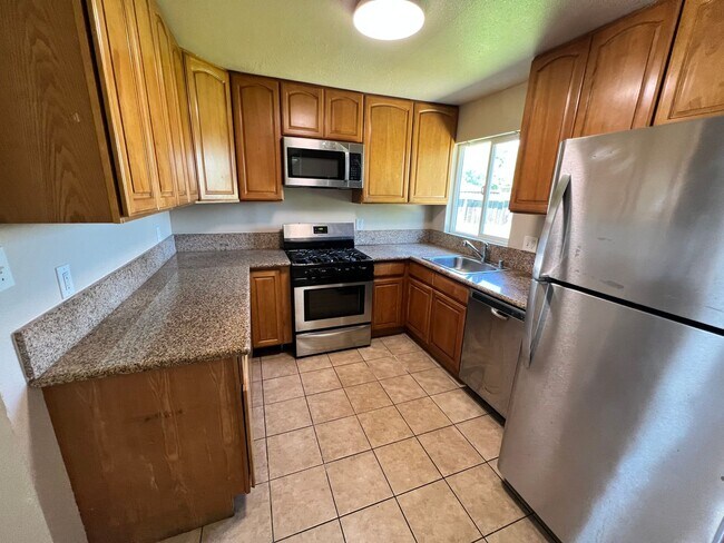 Photo - Great looking duplex, plenty of room, and ...