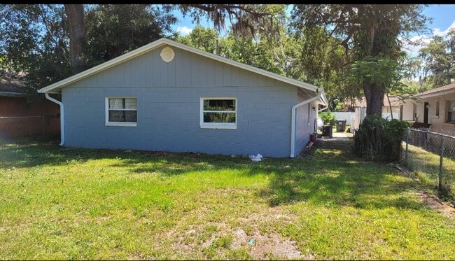 Photo - 508 N Rosland Dr House