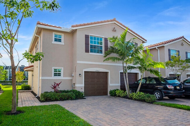 Photo - 6782 Broadwater Ln Townhome