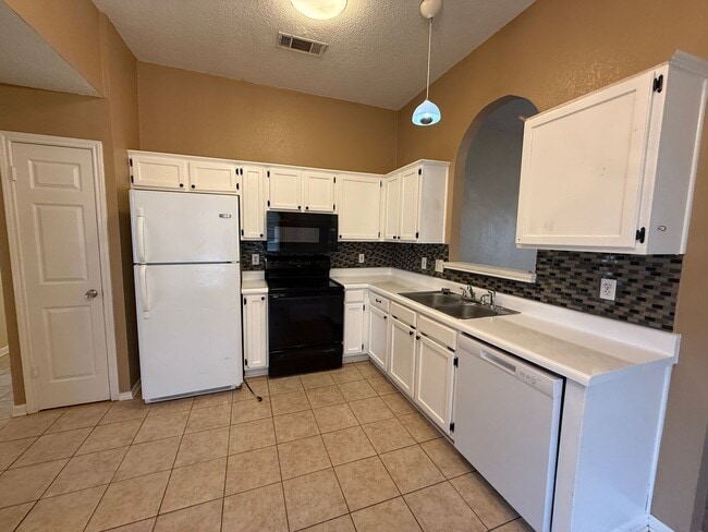 Photo - 2409 Pixton Dr