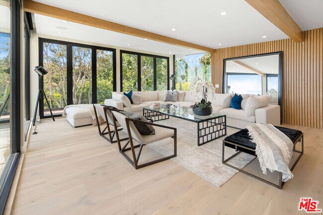 27187 Sea Vista Dr